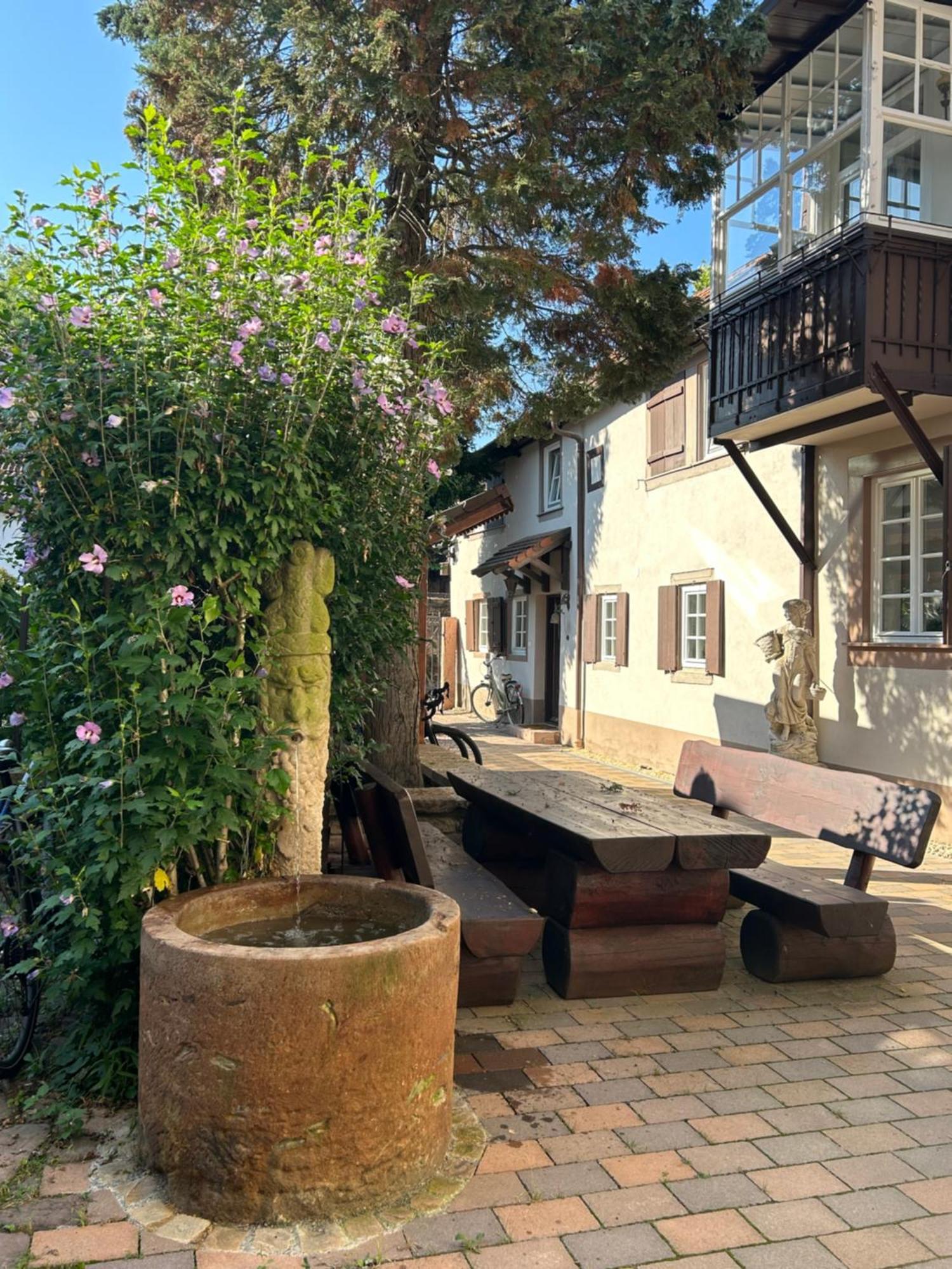 Exklusives Haus, Ruhig Gelegen Im Innenhof, Zentral, Lichtdurchflutet, Karlsruhe Exterior foto